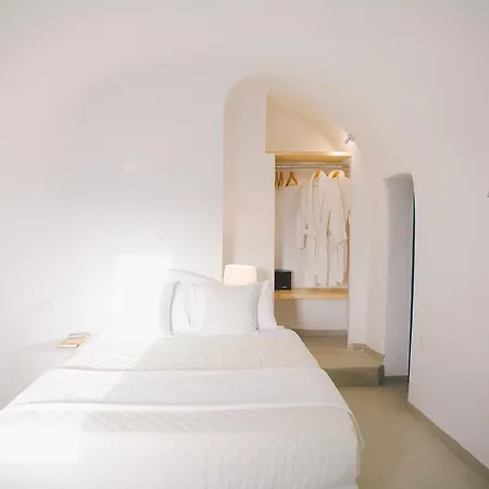 Akrohill Santorini *